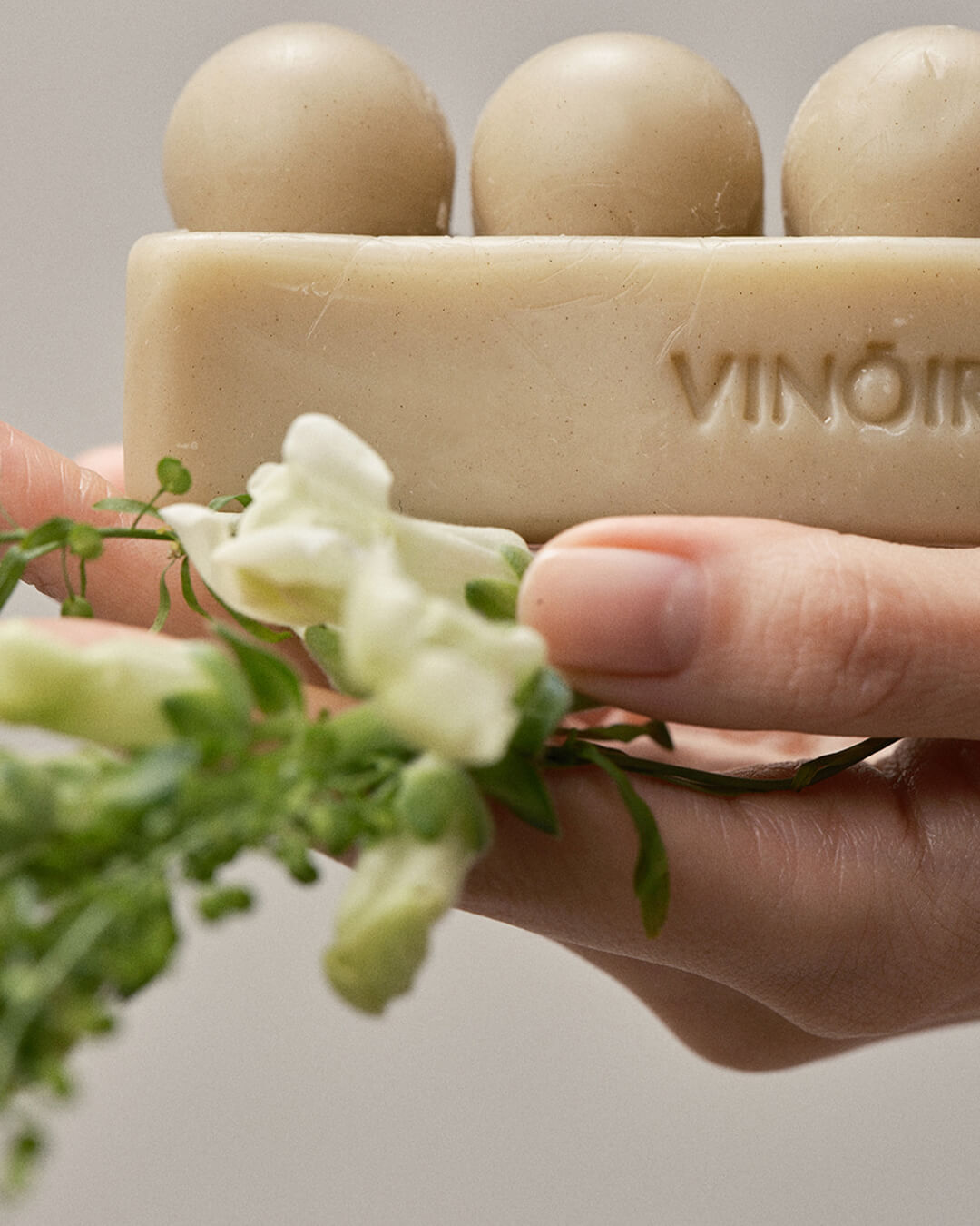 Vinoir Decanting Shampoo Bar | Le Pique-Nique