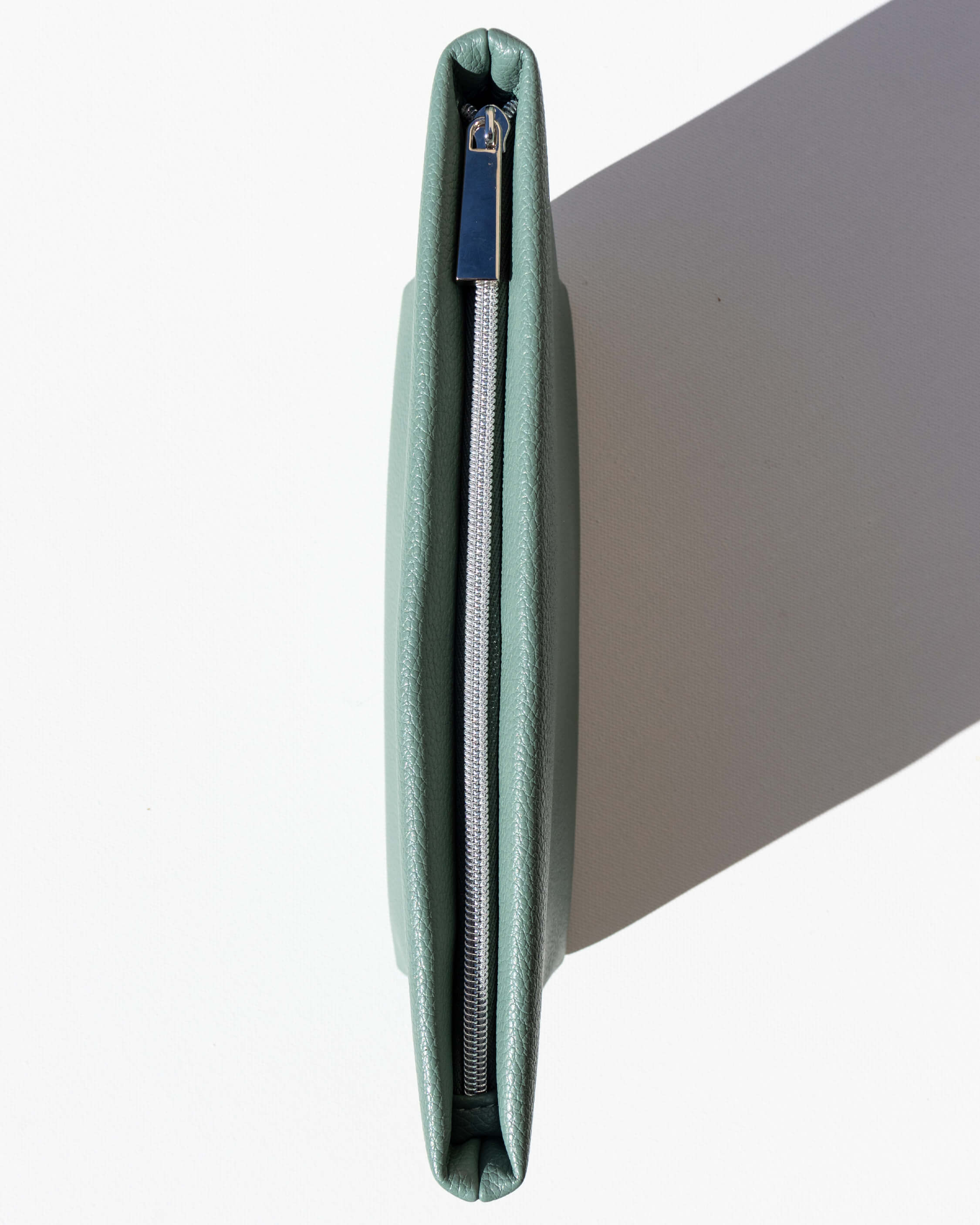 Wylys Sage Verte Makeup Bag